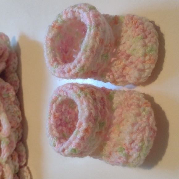 NEW Hand Crafted Baby Blanket Hat Booties Set Bundle Handmade Crochet Knit - Picture 11 of 16
